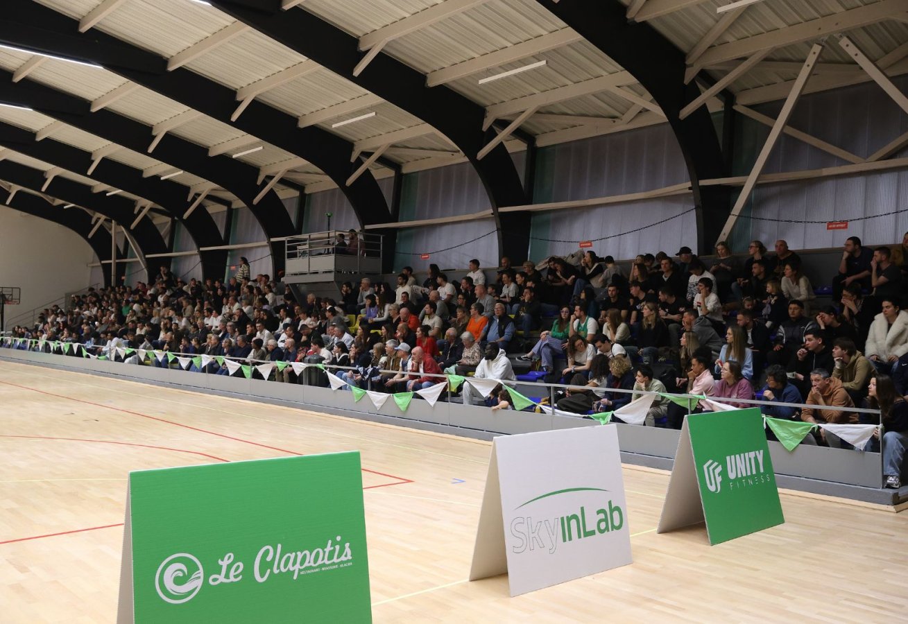 Une démonstration collective face au 2ème du classement