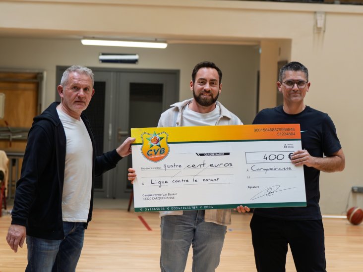 Le CVB remet un chèque de 400 € à l’association de lutte contre le cancer : un club uni et solidaire